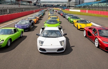 Chiêm ngưỡng dàn siêu xe Lamborghini trong sự kiện kỷ niệm thành lập hãng