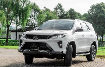 
                Toyota Fortuner sẽ có bản hybrid vào năm sau
            