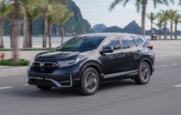 
                Honda CR-V được ưu đãi hơn trăm triệu, quyết đua giảm giá với Mazda CX-5
            