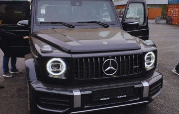 
                Mercedes-AMG G63 giá 12 tỷ đồng bị “bỏ rơi” nhiều năm tại cảng Hải Phòng
            