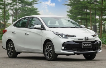 
                Toyota Vios 2023 giảm giá lên tới 35 triệu, quyết đua doanh số với Accent, City
            