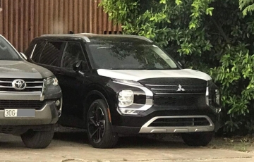 
                Mitsubishi Outlander thế hệ mới lộ diện tại Việt Nam, đại tu thiết kế ngoại thất
            