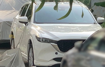 
                Mazda CX-5 2023 tiếp tục lộ diện tại Việt Nam: Nâng cấp ngoại thất, ngày ra mắt không còn xa
            
