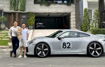 
                Ngay sau qua Vũ, Cường Đô La nhận bàn giao xế hộp cực hiếm Porsche 911 Sport Classic
            