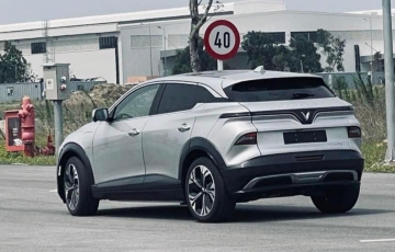 
                VinFast VF6 tiếp tục lộ diện ‘không che’, ngày ra mắt khách Việt đã cận kề
            