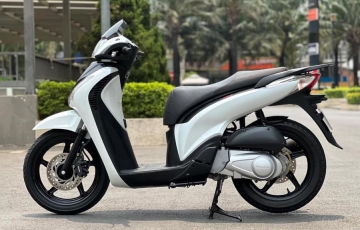 Giật mình mẫu Honda SH đời 2012 nhập từ Ý có mức giá trên trời