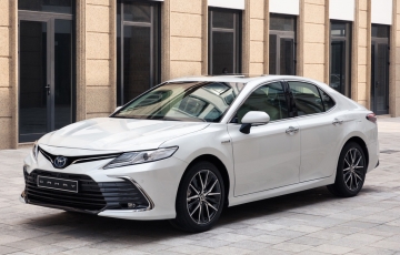 Thị hiếu thay đổi, số phận của Mazda 6 hay Camry sẽ đi về đâu?