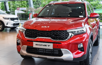 Kia Sonet giảm giá mạnh: Cơ hội nào cho Toyota Raize?