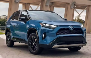 
                Vì sao mẫu SUV này của Toyota là chiếc xe bán chạy nhất năm 2022?
            