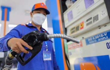 
                Giá xăng hôm nay 22/05 tăng nhẹ lên gần 21.000 đồng/lít
            
