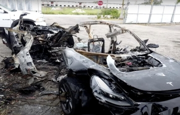 
                BÁO ĐỘNG về số vụ tai nạn do hệ thống lái tự động của Tesla
            