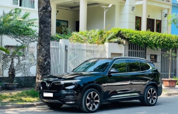 
                Sau 4 năm lăn bánh, VinFast Lux SA2.0 rao bán lại với mức giá khó tin
            