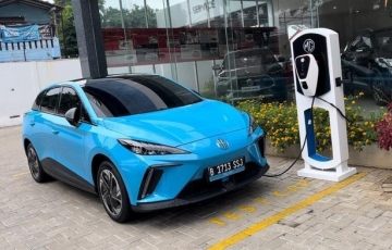 
                MG chơi lớn: Mua xe điện được bảo hành ắc quy đến tận 8 năm
            