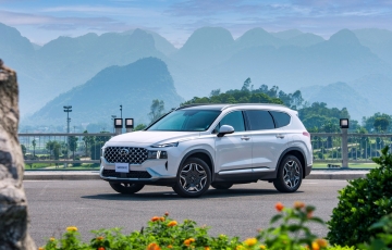
                Hyundai Santa Fe Hybrid giảm giá sâu kỷ lục tại đại lý
            
