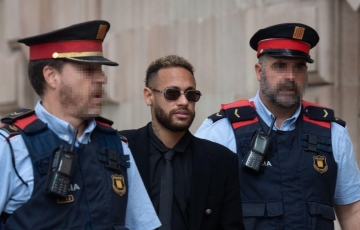 Nhàn cư vi bất thiện, Neymar vướng vòng lao lý tại PSG?