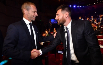 Tin chuyển nhượng tối 17/4: Chủ tịch xác nhận vụ Messi, Chelsea gặp HLV mới?