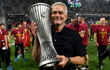 
                Lịch thi đấu Bán kết Cúp C2 2022/23: Thầy trò Mourinho tương tàn
            