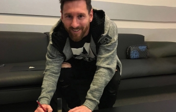 Messi nhận đề nghị hợp đồng dị, ký xong được phép ra đi vẫn có lương