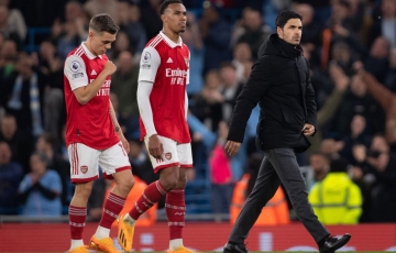 
                Arsenal nhận quà bất ngờ từ đối thủ sau trận thua Man City
            