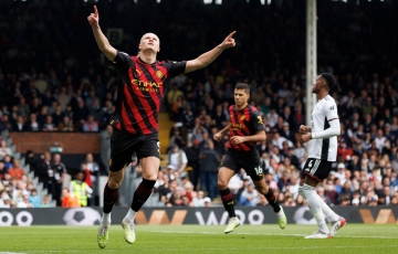 Man City tước ngôi đầu của Arsenal trong ngày Haaland đi vào sử sách