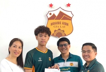 Việt kiều Thái Lan cao 1m87 cập bến đại gia V-League