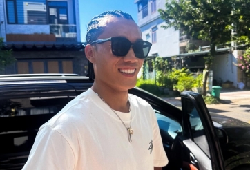 Thủ môn Bùi Tiến Dũng 'gây sốt’ với kiểu tóc lạ mắt