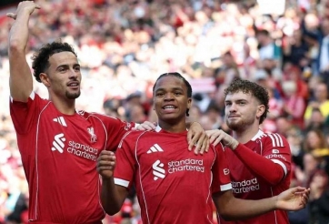 Thần đồng 17 tuổi đứng trước cơ hội làm điều không tưởng tại Liverpool