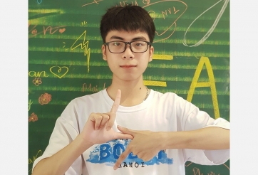 Chàng thủ khoa đại học hóa ra lại là fan cứng T1