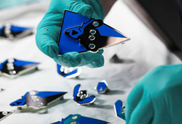 Riot hợp tác với công ty đá quý nổi tiếng để thiết kế lại cúp CKTG 2022