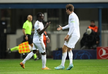 Goretzka tỏa sáng rực rỡ, Bayern thắng dễ đối thủ 'nhẹ cân'