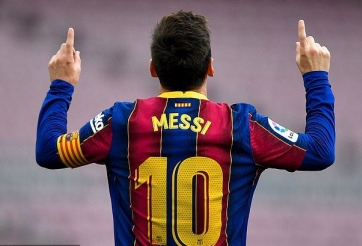 Quặn lòng khoảnh khắc Lewandowski nhận ra Messi vẫn là số 1 ở Barca