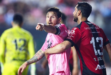 Messi xin lỗi đối thủ sau hành động ăn mừng quá khích