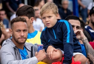 Con trai động viên Neymar sau thất bại nặng nề 0-6 của Santos