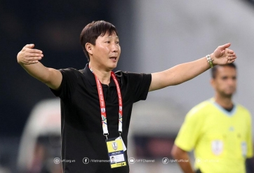 HLV Kim Sang Sik trực tiếp 'xem giò' đối thủ U23 Việt Nam ở bán kết