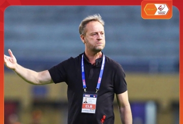 Thầy của Đình Bắc được vinh danh ở V-League