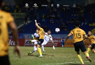 Trực tiếp Thanh Hóa 1-2 Nam Định: Rút ngắn tỷ số