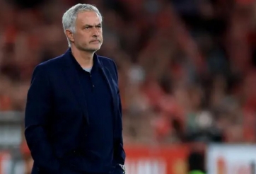 Mourinho tận dụng 'kẽ hở' UEFA trước đại chiến Real Madrid