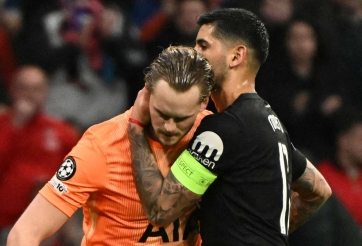 Romero bị nghi thúc ép HLV Tudor thay thủ môn ngay phút 17