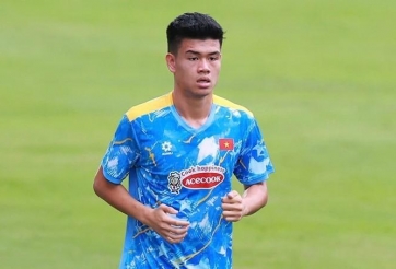 Hộ pháp gần 2m xúc động khi được HLV Kim Sang Sik gọi lên U23 Việt Nam