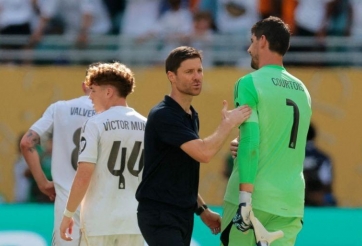 Thibaut Courtois nói thẳng về tin đồn Real Madrid 'phản thầy' Xabi Alonso