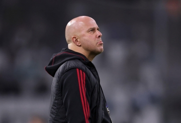 Thua 0-2, HLV Arne Slot Arne Slot gửi thông điệp mạnh về trận lượt về