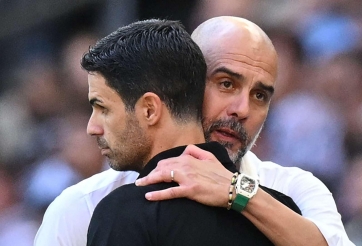 HLV Pep Guardiola phản ứng khi VAR sắp giúp Arsenal vô địch