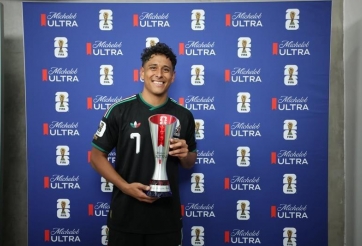 FIFA vinh danh sao Mexico sau khi giúp đội nhà vào vòng trong