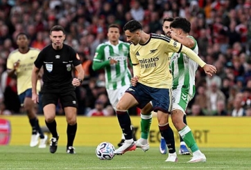 Hàng thủ báo động, Arsenal gục ngã 1-3 trước Real Betis