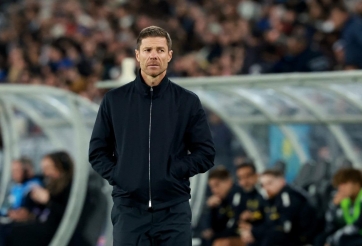 Xabi Alonso khiến CĐV Chelsea lo lắng trước đại chiến Arsenal