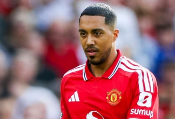 Tân binh MU thất vọng khi thua trận derby Manchester đầu tiên