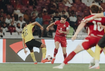 Đội trưởng Indonesia phản ứng khi CĐV đồng loạt gọi tên HLV Shin Tae-yong