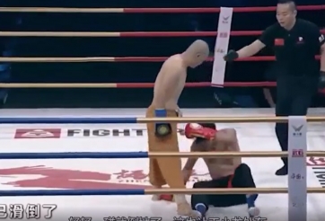 VIDEO: Đệ tử Lý Tiểu Long thích thể hiện và cái kết bị đấm sưng mặt