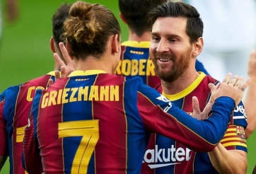 Messi từ bỏ hat-trick để nhường Griezmann ghi bàn penalty