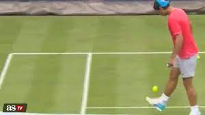 VIDEO: Kỹ năng bóng đá đỉnh cao của 'vua đất nện' Rafael Nadal